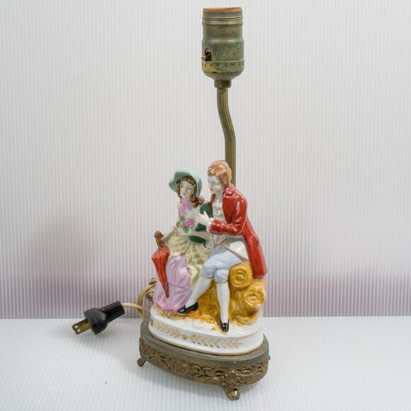 Colonial Style Man & Woman Ceramic Lamp